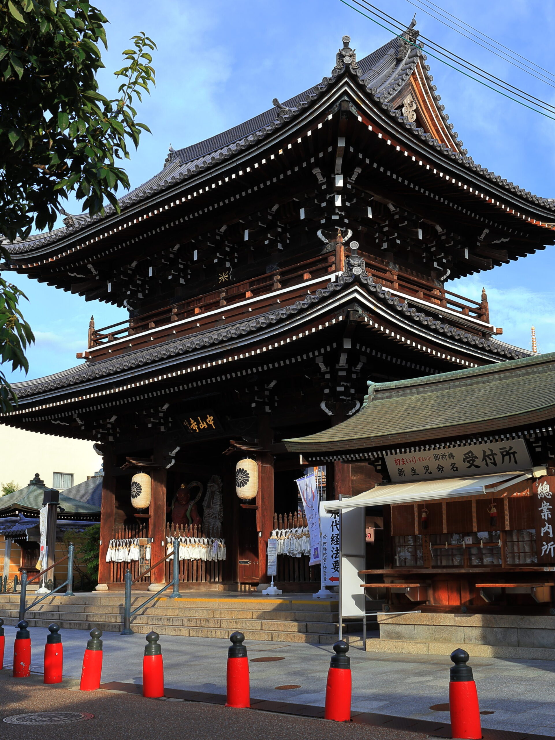 中山寺山門