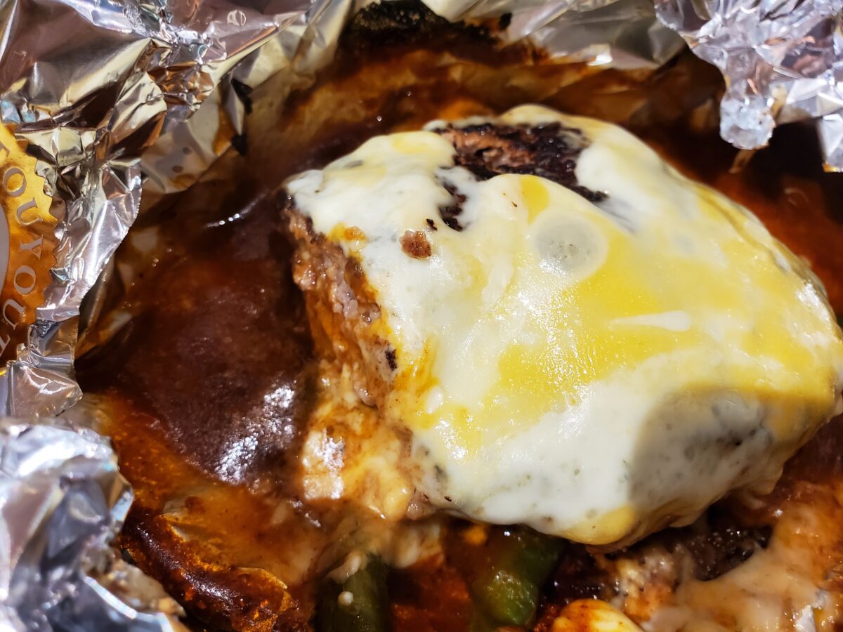 東洋亭のチーズハンバーグ