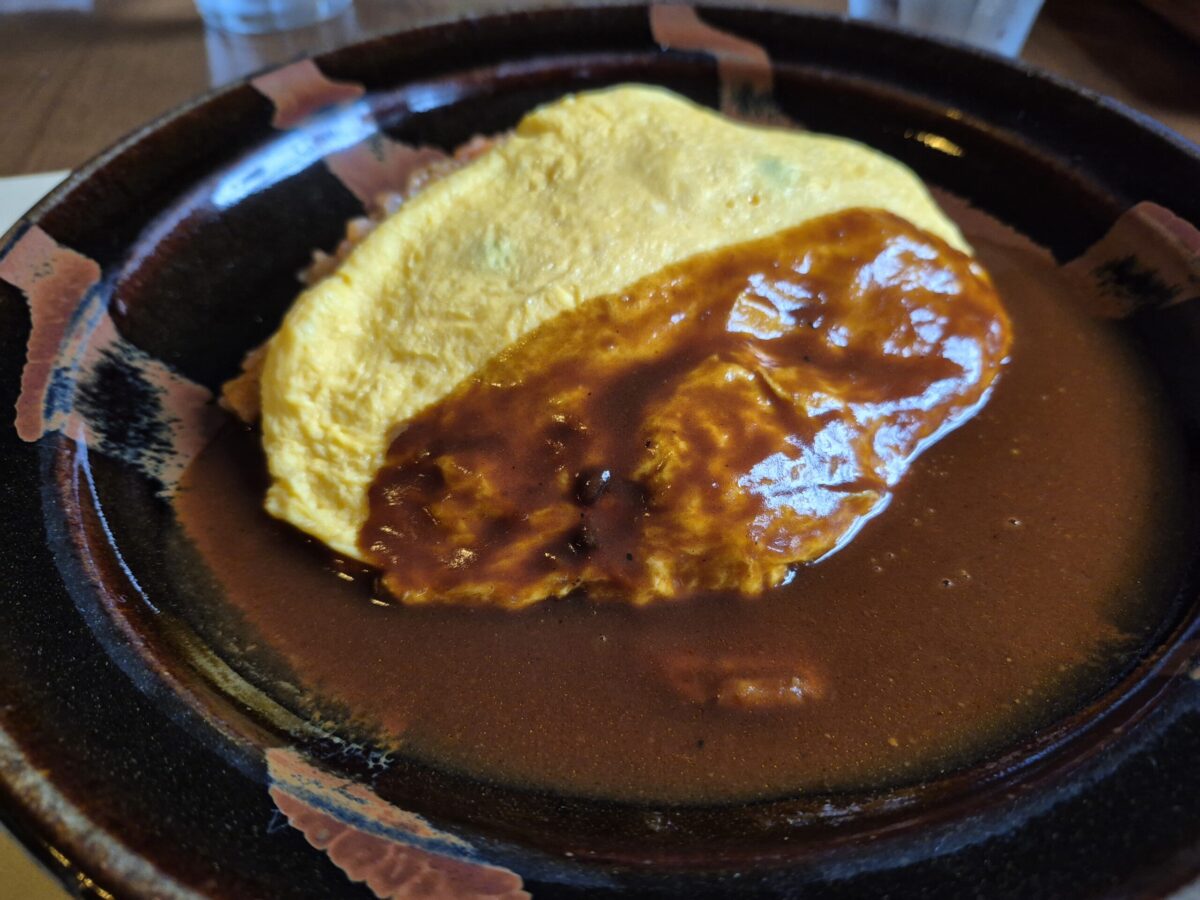明治の館の名物「エビの入ったオムレツライス」